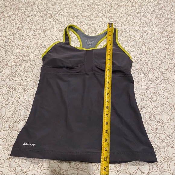 Nike Dri-Fit Women’s Workout Tank Top - Picture 5 of 7